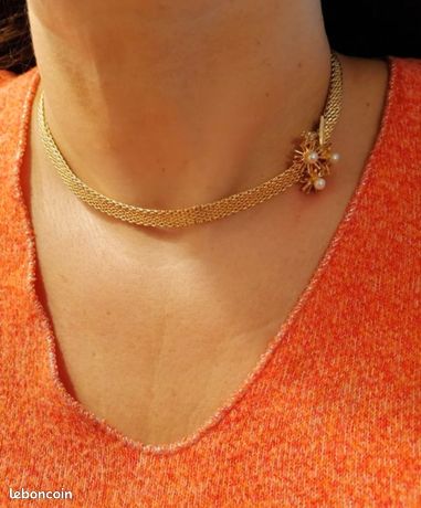 Collier ras de cou incrusté de strass