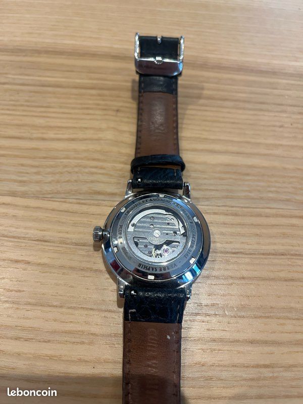 Charlie Paris Prix Changement Verre Montre Montre Mécanique