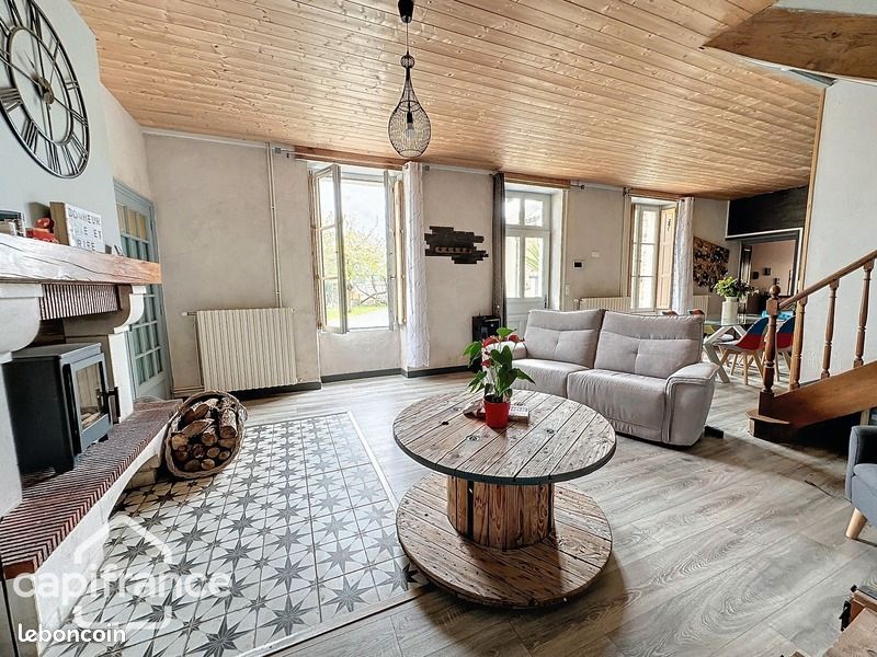 Maison 6 pièces 180 m² - Plaine-et-Vallées 79100 Oiron (image principale 4)