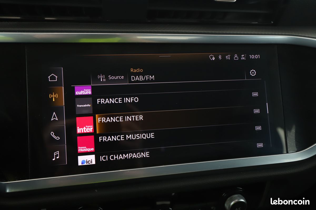 Audi Q3 35 TFSI Design S Tronic 7 150 ch (image 17)