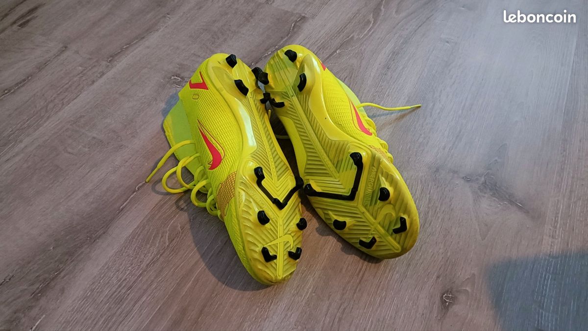 Chaussures de foot NIKE pour homme Modèle Nike mercurial