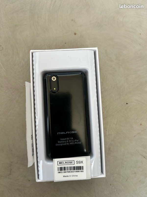 Mini smartphone (image 2)
