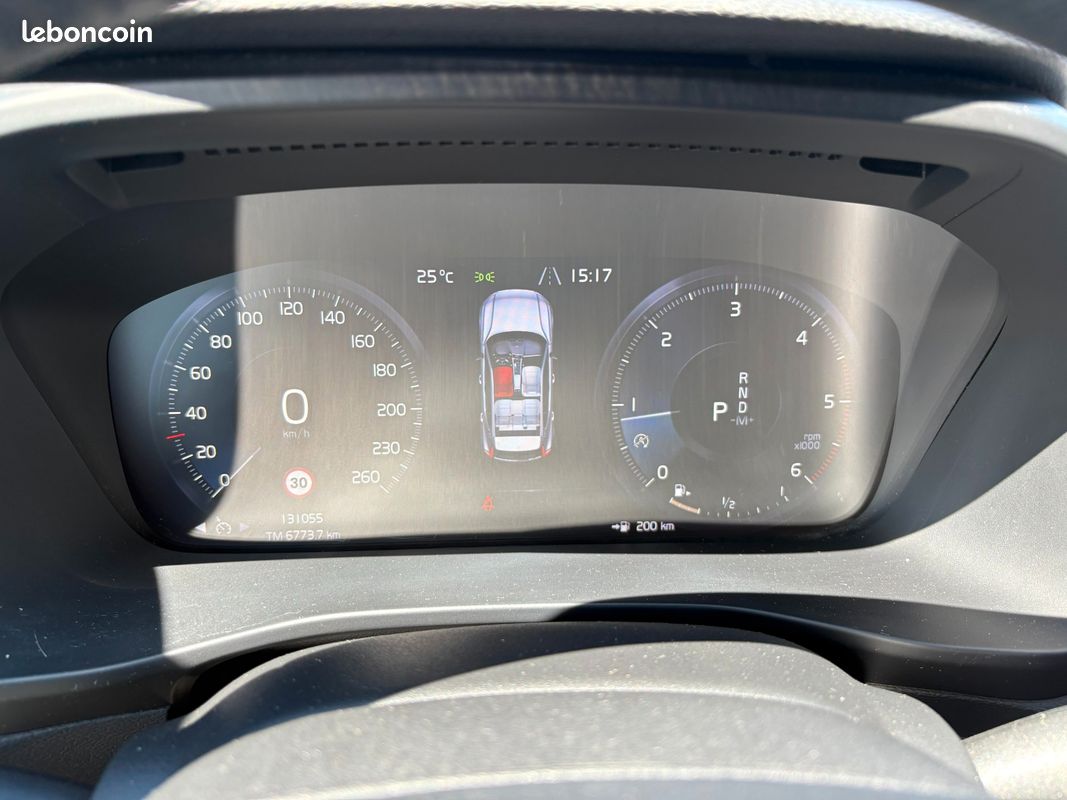 VOLVO XC40 D3 ADBLUE 150CH INSCRIPTION GEARTRONIc 8 (image 10)