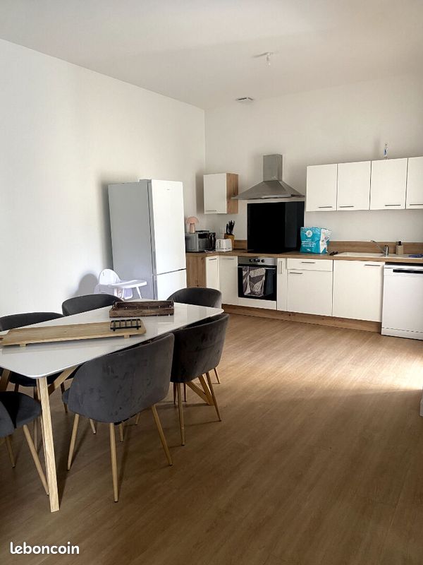 Maison 7 pièces 140 m² · à Saint-Quentin · 140 m² · 1 250 €
