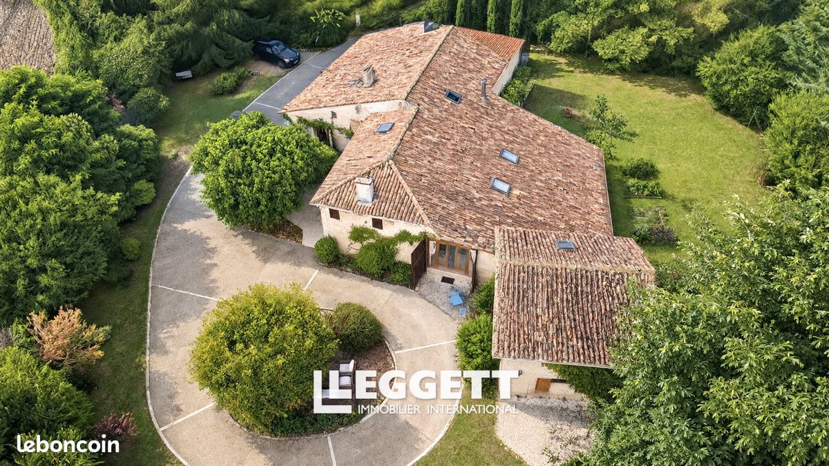 Maison 9 pièces 291 m² · à Clion · 291 m² · 386 900 €