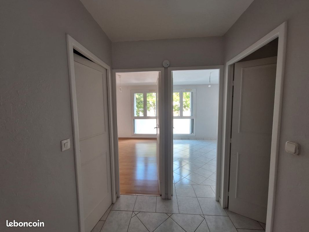 Appartement 4 pièces 75 m² · à Longvic · 75 m² · 850 €
