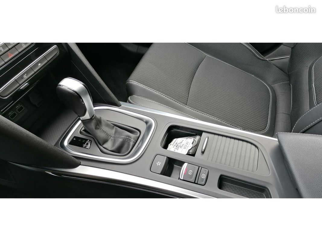 RENAULT MEGANE 1.5 Blue dCi 115 EDC Techno (image 16)
