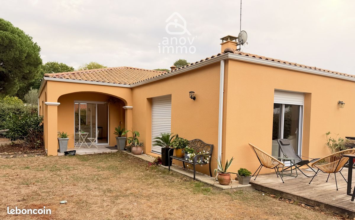 Maison 5 pièces 99 m² · aux Achards · 99 m² · 272 000 €