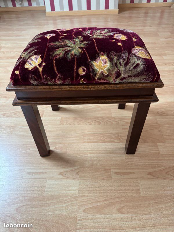 Tabouret rouge (image 1)