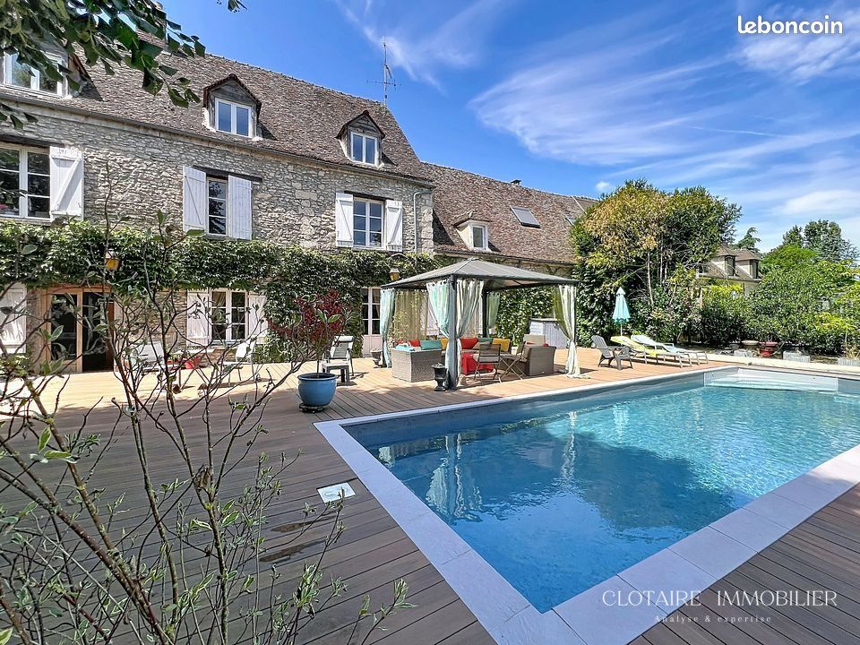 Maison 15 pièces 450 m² · à Fontaine-Chaalis · 450 m² · 995 000 €