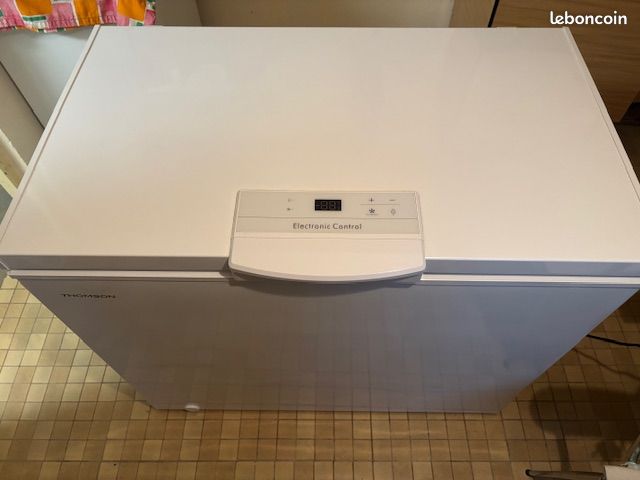 Vends congélateur coffre Thomson 249 litres (image 6)