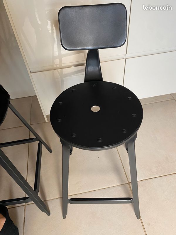 Tabouret industriel noir (image 1)
