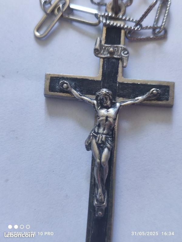 Petit Christ En Argent Sterling Sur Chaîne Argent - Modèle Unisexe - Neuf Avec étiquettes