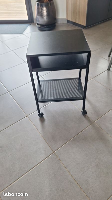 Vend table chevet et commode (image 1)