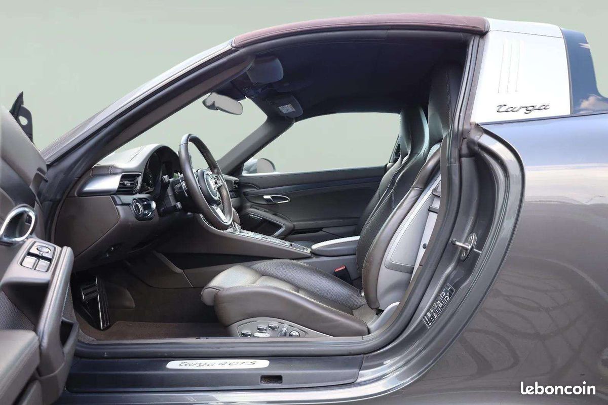 Porsche 911 TARGA 4 GTS * 450 ch * PDK * Burmester * PDLS+ * R20 (image 13)