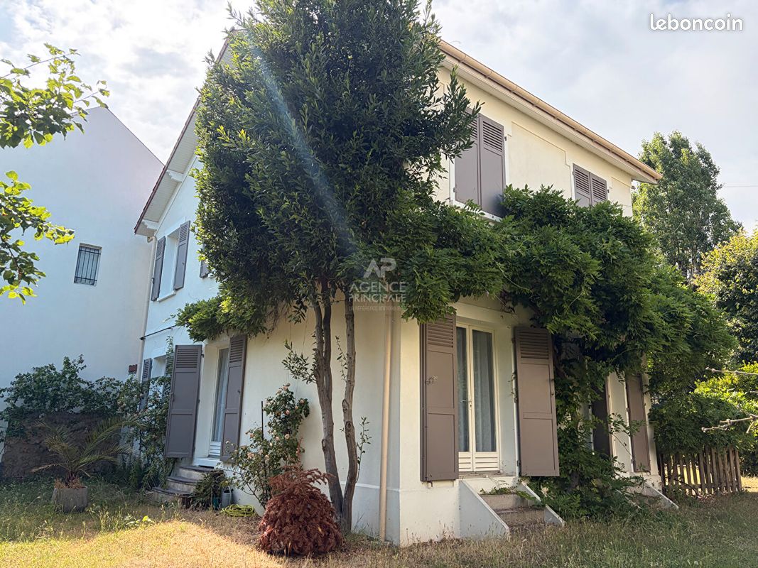 Maison 5 pièces 120 m² · à Maisons-Laffitte · 120 m² · 3 800 €