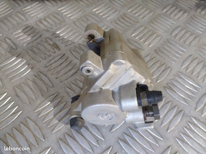Etrier de frein arrière OU avant BREMBO 125 WRE (image 1)