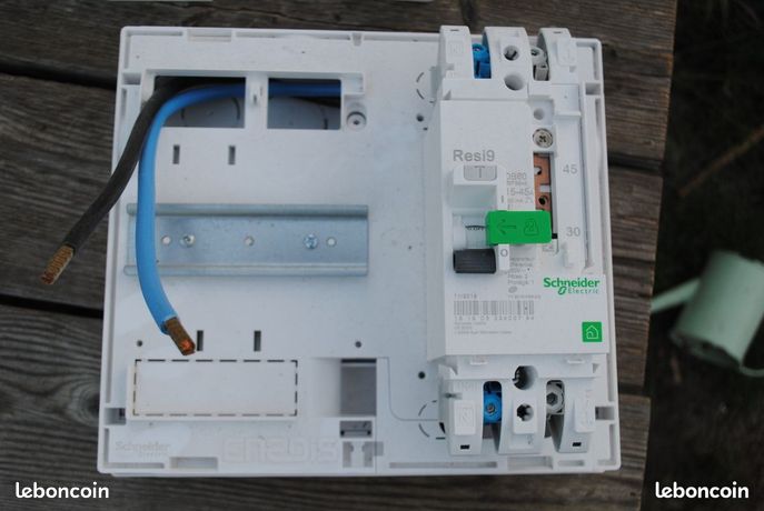Disjoncteur schneider d'occasion - Matériel et outils de bricolage -  leboncoin