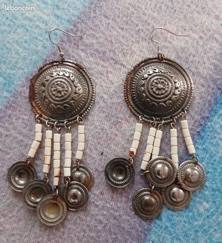 Boucles d'oreilles metal perles (image 1)