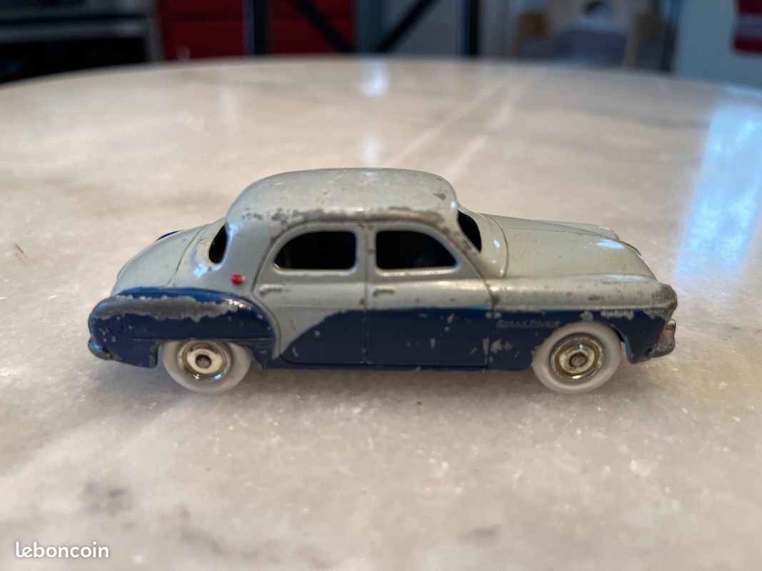 Ancienne CIJ Renault Frégate 1955 – Rouge Métallisé – Échelle 32cm – Voiture à Pédales électrique En Tôle – Superbe état Collection