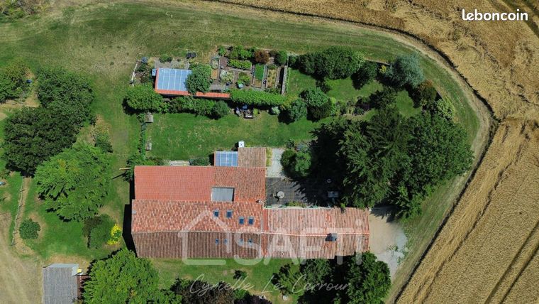 Propriété 6 pièces 230 m²
