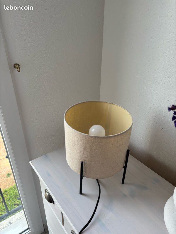 Lampe de table (image 2)