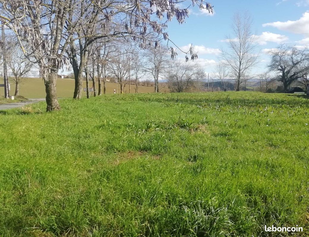 Terrain 500m² environ à 15 de Balma · à Maurens-Scopont · 40 000 €