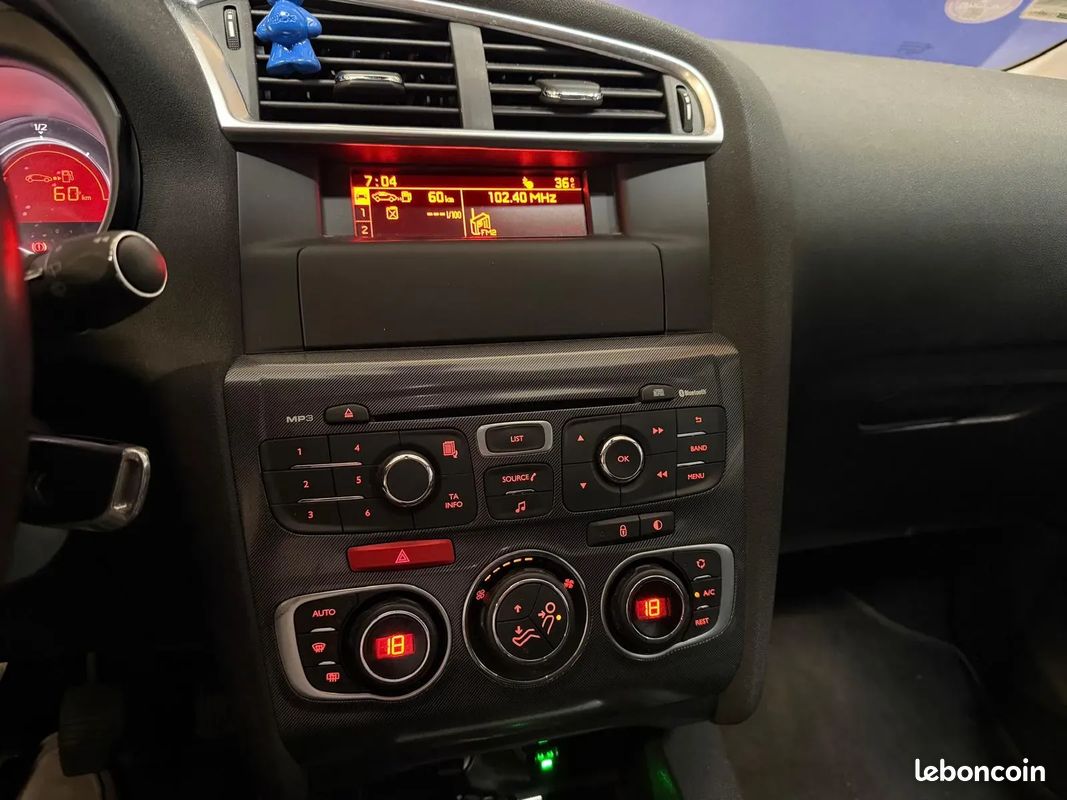 CITROEN C4 1.6 VTi 120ch Confort - Origine France - 2eme main - Moteur à chaine - Ethanol - Clim Auto - Bluetooth - Radar de recul (image 18)
