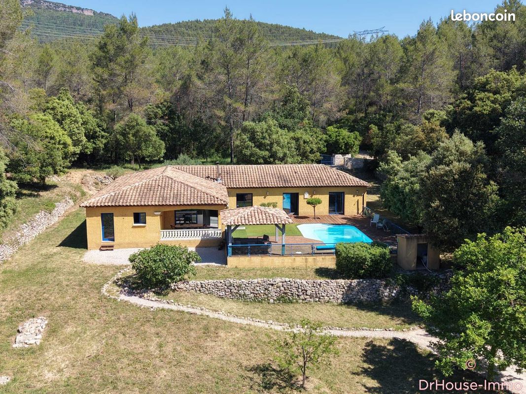 Maison 6 pièces 178 m² · à Besse-sur-Issole · 178 m² · 688 000 €