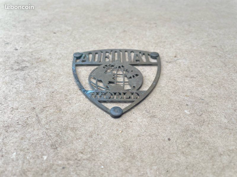 Écusson Adéquat World logo marque ancienne collection (image 2)