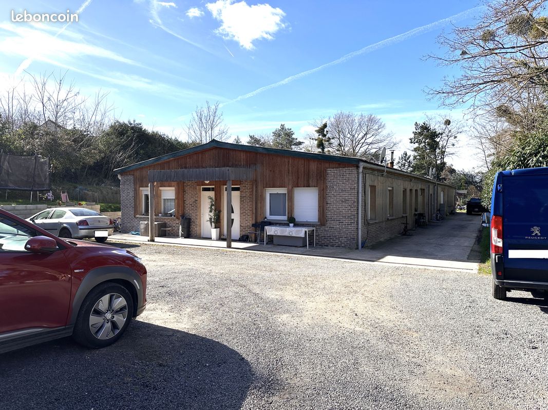 Local commercial 432 m² · à Chambourcy · 432 m² · 1 050 000 €