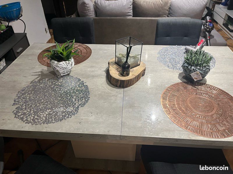 Table effet marbrée laqué (image 3)