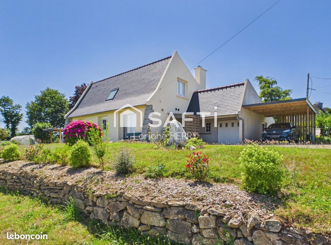 Maison 5 pièces 135 m² · à Lampaul-Guimiliau · 135 m² · 240 000 €