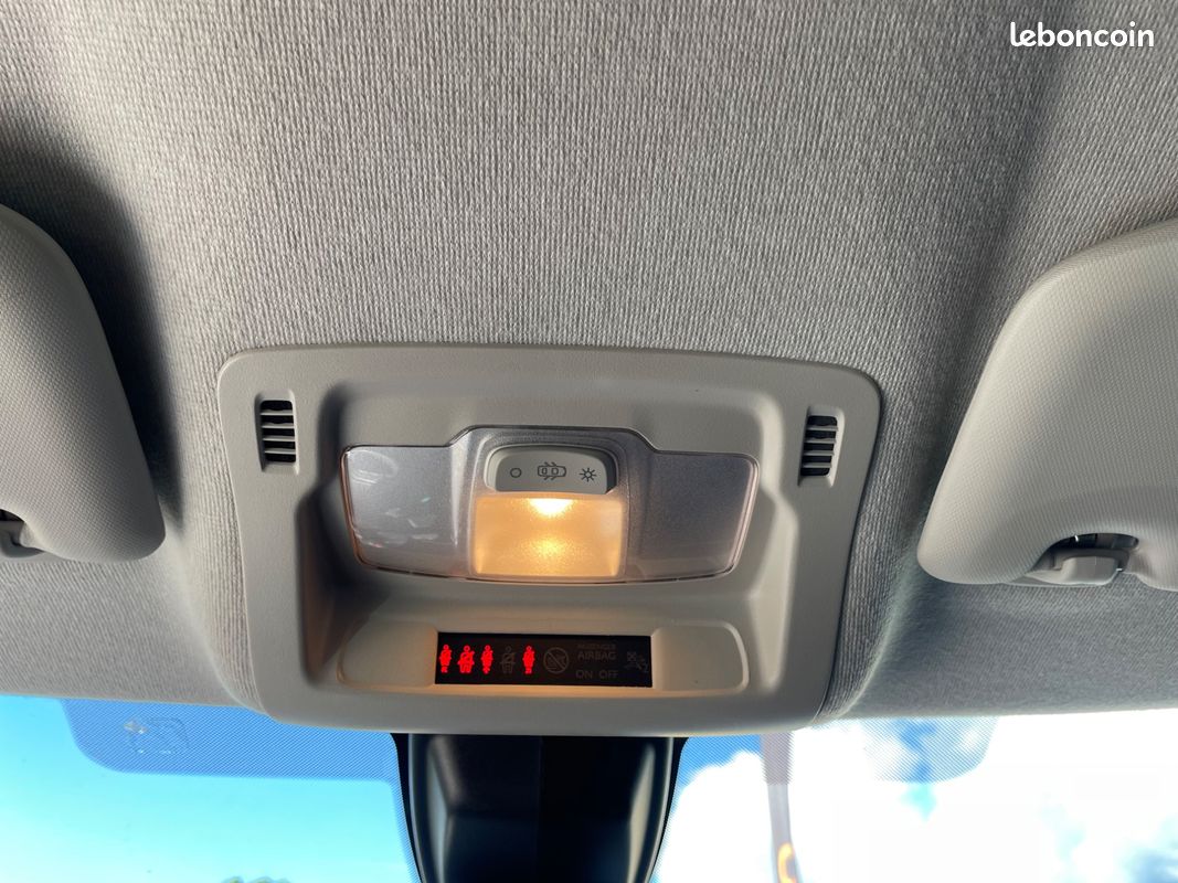 CITROEN C3 GENERATION-III 1.5 BLUEHDI 100CH BVM6 FEEl (image 28)