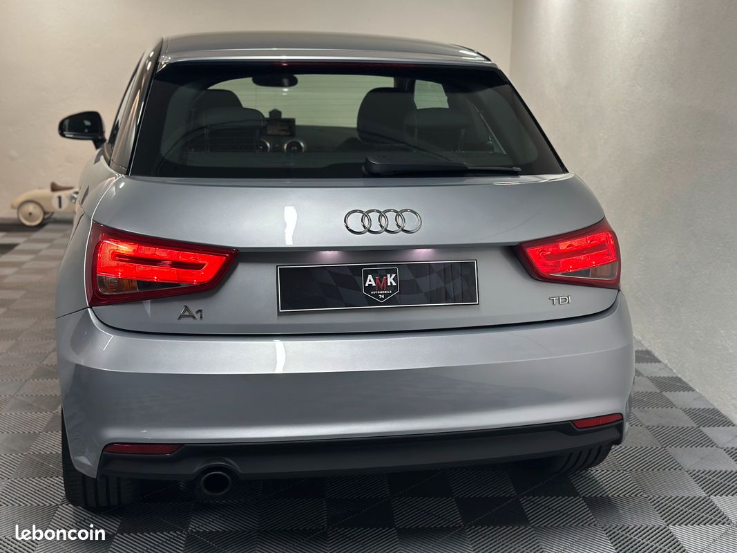 Audi A1 I Phase II 1.6 TDi 16v 116cv (image 4)