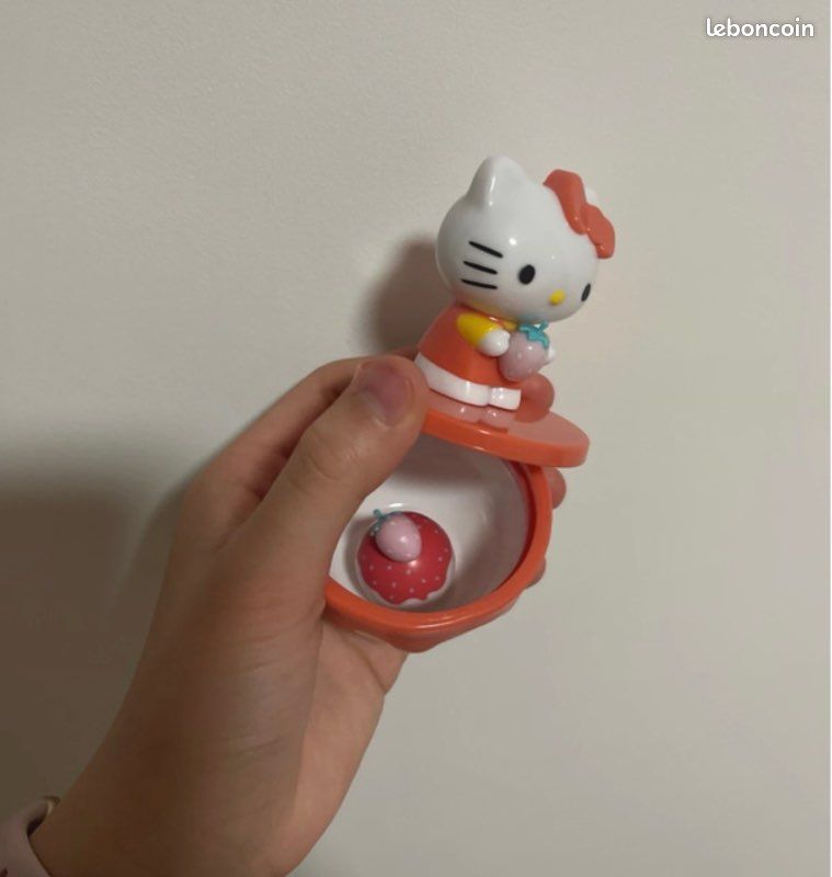 Figurine Hello Kitty (image 8)