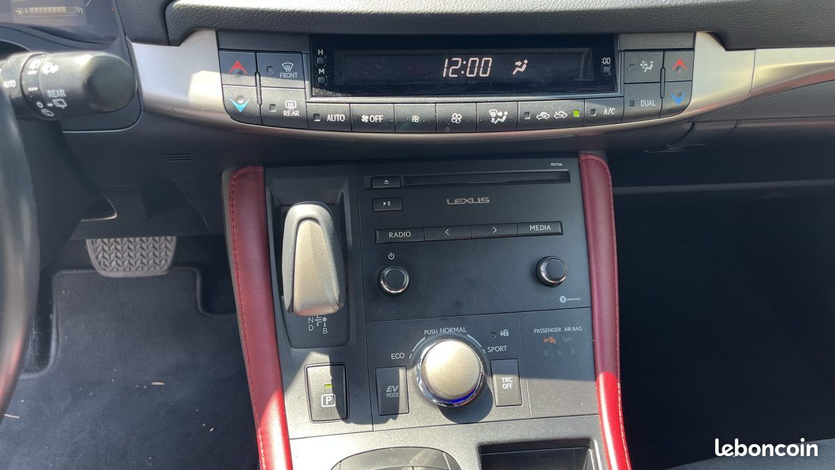LEXUS CT200H RARE SPORT EDITION suivi Lexus Complet 1,8 L 136 CV 2020 (image 35)