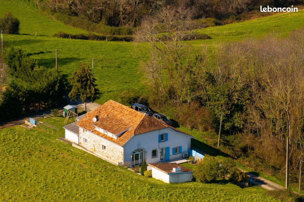 Maison 7 pièces 210 m² · à Baigts-de-Béarn · 210 m² · 359 000 €