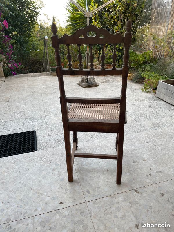 Chaises anciennes (image 1)
