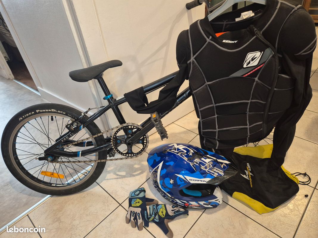 BMX pro xl, casque, gants, gilet (vendu)et pantalon de protection (image 1)