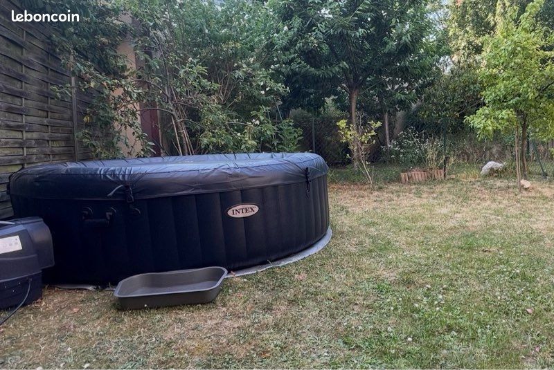 Jacuzzi intex navy 6 places (image 1)