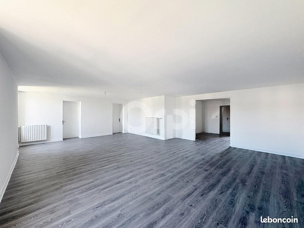 Appartement 4 pièces 141 m² · à Humes-Jorquenay · 141 m² · 720 €