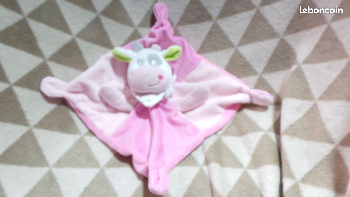 Doudou Plat Vache Girafe Rose Vert Gris Pois Echarpe Mots d