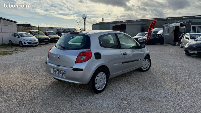 RENAULT CLIO III 1.4i 98CH CONFORT PACK (image 4)