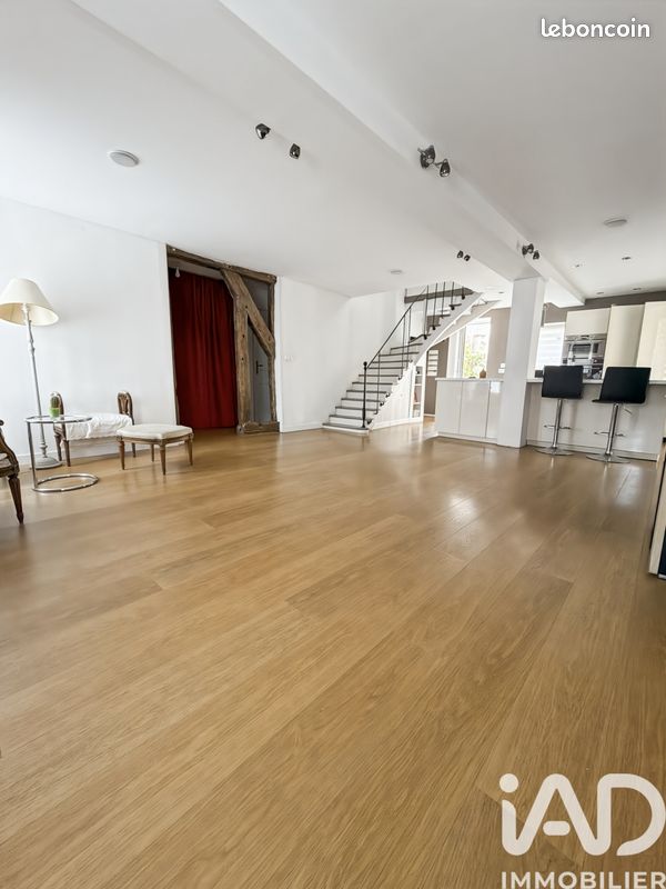 Maison 6 pièces 215 m² · à La Selle-sur-le-Bied · 215 m² · 208 000 €