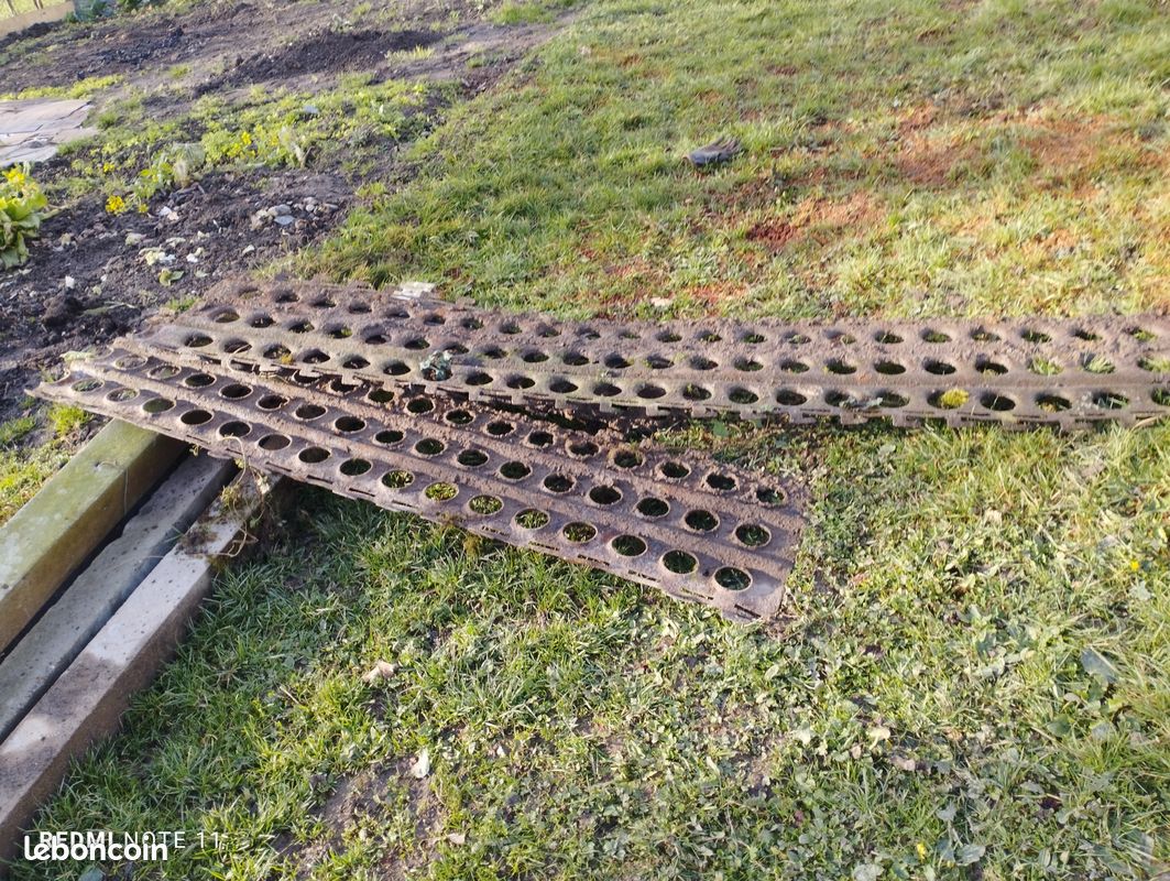 Rampes perforées utilisées au débarquement (image 2)