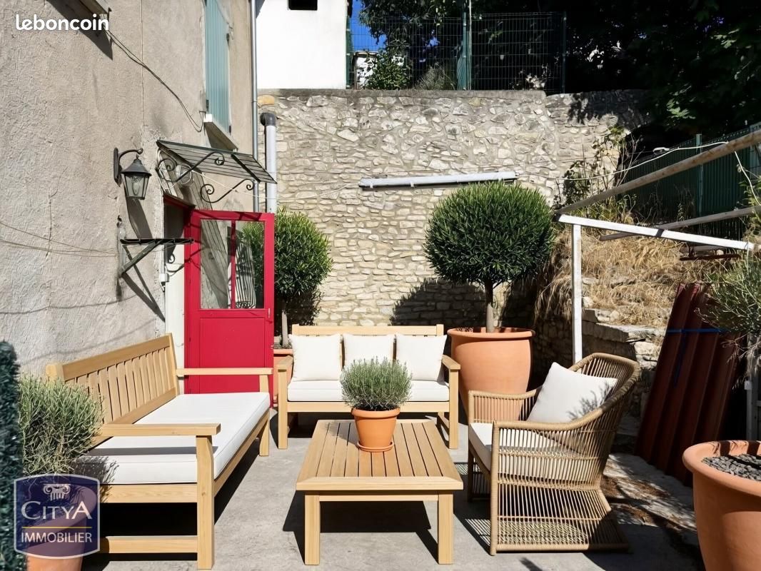 Maison 6 pièces 172 m² · à Caromb · 172 m² · 226 000 €