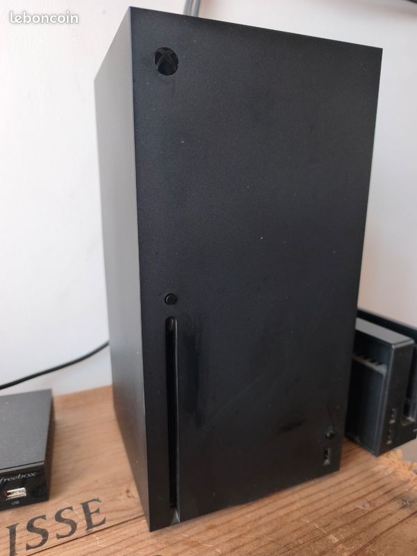 Pack Xbox Series X 1 To – Boîte d’origine + Facture + 2 Jeux + Casque (image 2)