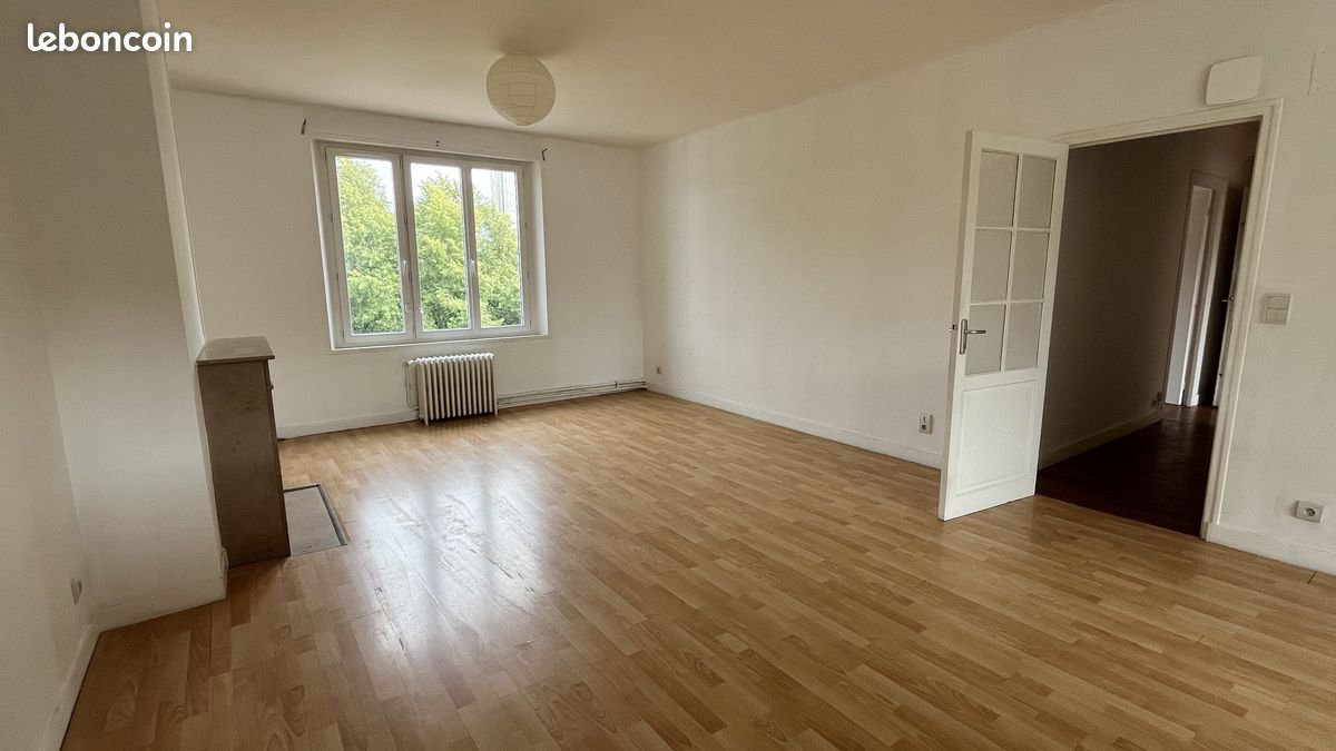Appartement 3 pièces 99 m² · à Valognes · 99 m² · 740 €/mois