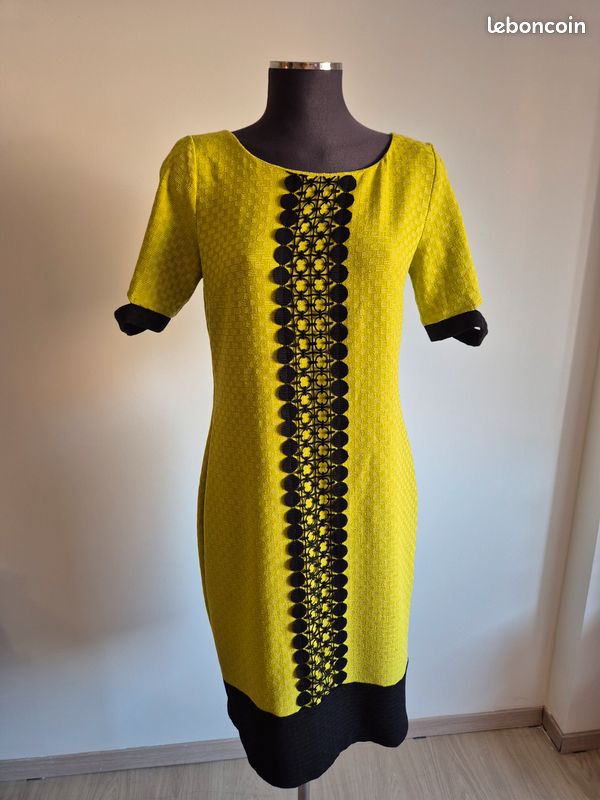 Robe verte pistache et noire (image 1)